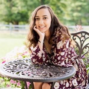 Meet your Posher, Antonia